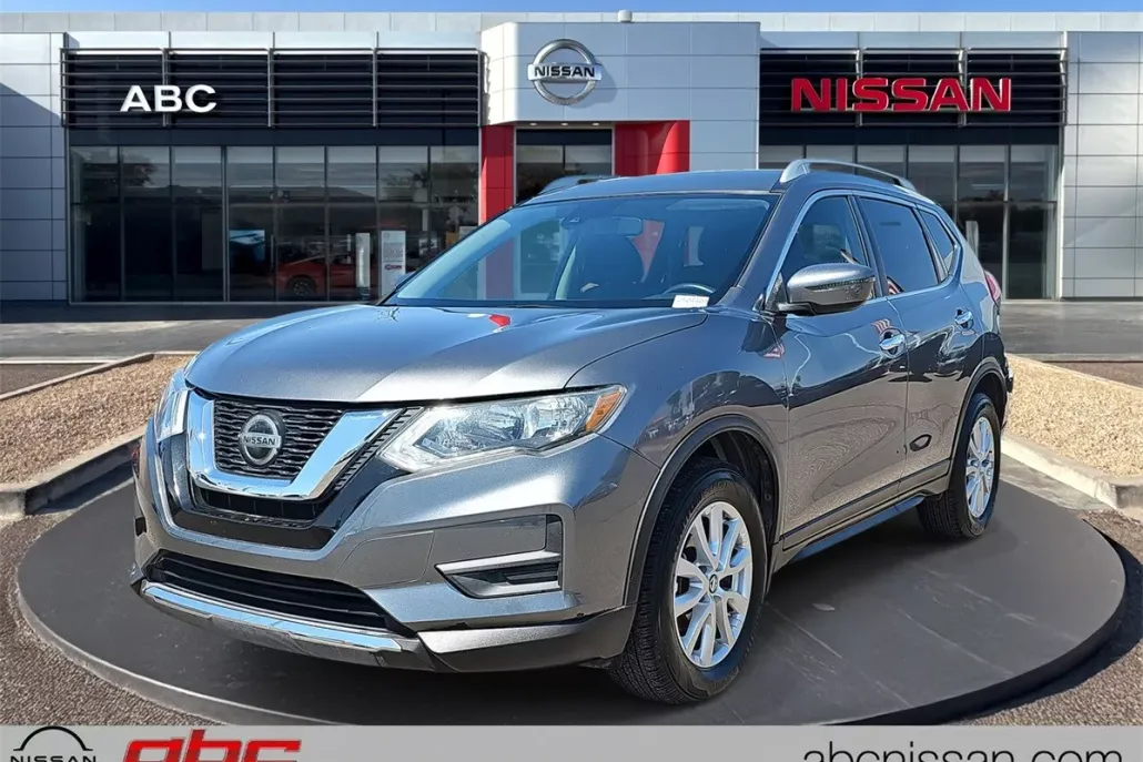 2020 Nissan Rogue SV photo 1
