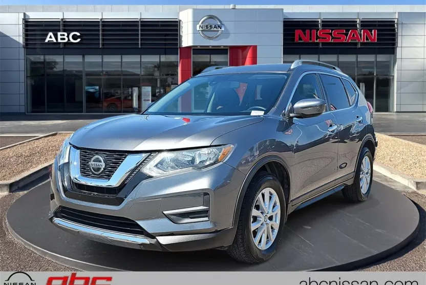 2020 Nissan Rogue SV photo 1