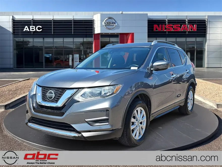 2020 Nissan Rogue SV photo 1