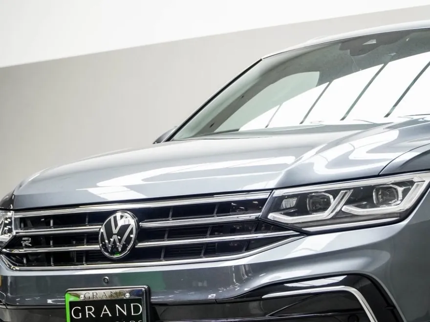 2022 Volkswagen Tiguan SEL Premium R-Line photo 1