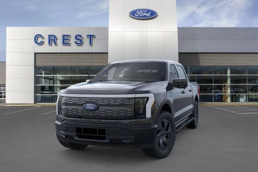 2025 Ford F-150 Lightning Lariat photo 1