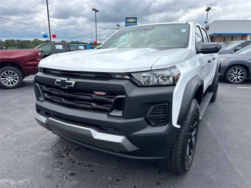 2025 Chevrolet Colorado Trail Boss photo 1