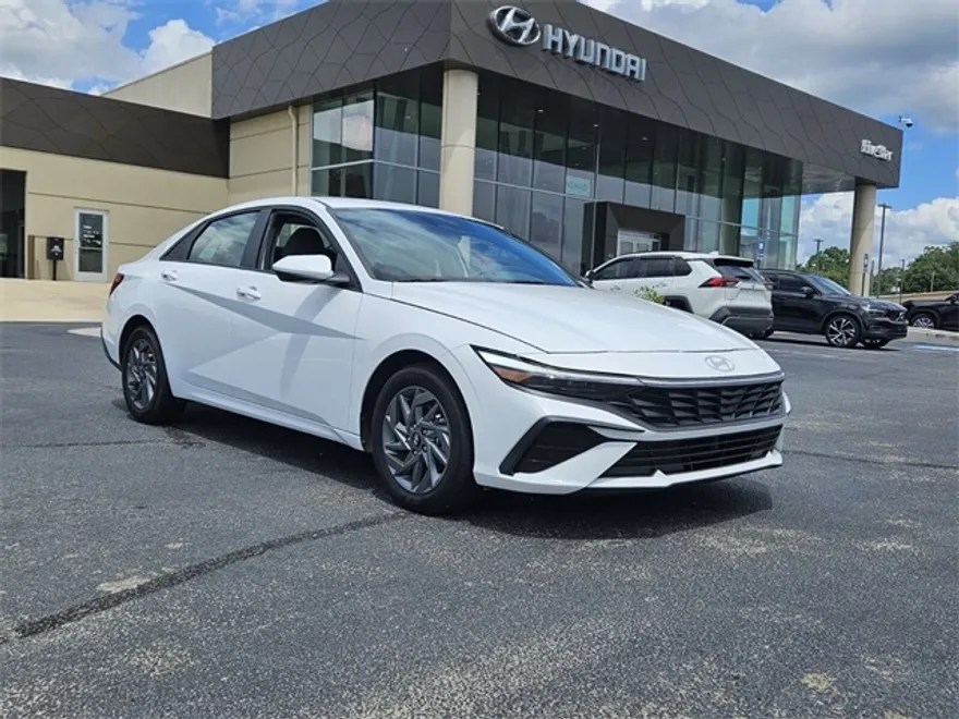 2024 Hyundai Elantra Hybrid Blue photo 1