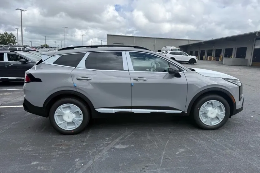 2026 Kia Sportage Hybrid EX photo 1
