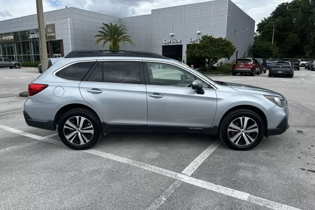 2019 Subaru Outback 3.6R Limited photo 1