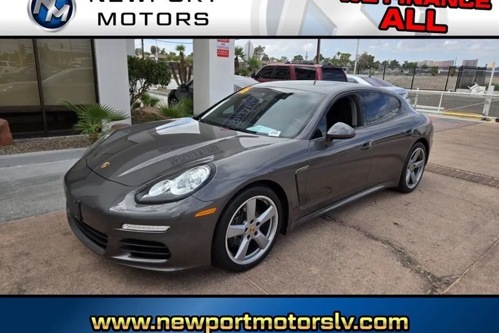 2016 Porsche Panamera Base photo 1
