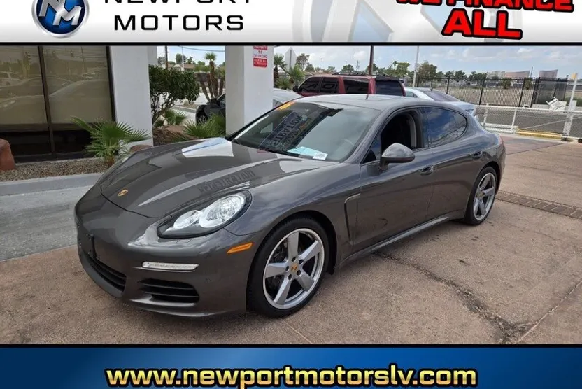 2016 Porsche Panamera Base photo 1