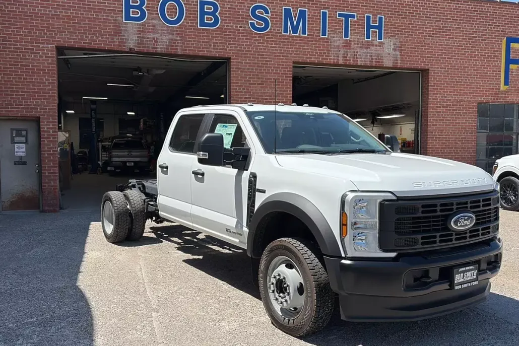 2025 Ford F-450 photo 1