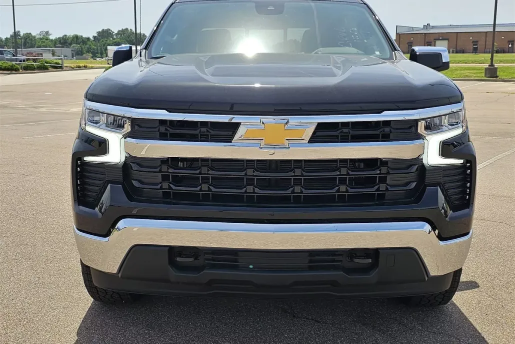 2025 Chevrolet Silverado 1500 LT photo 1