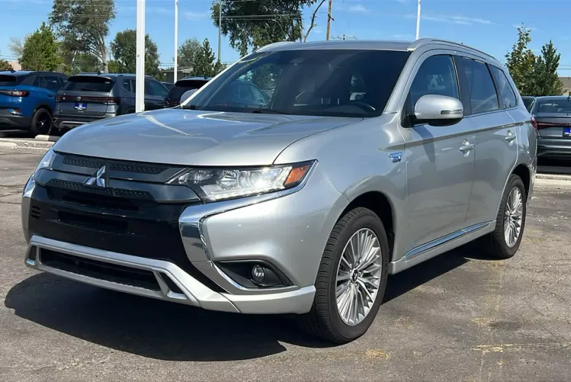2022 Mitsubishi Outlander PHEV SEL photo 1