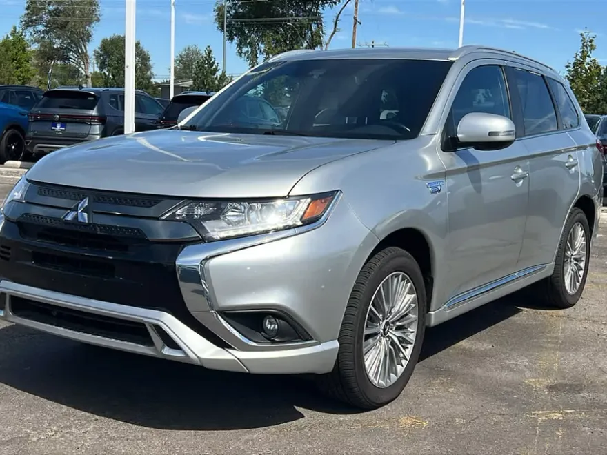 2022 Mitsubishi Outlander PHEV SEL photo 1