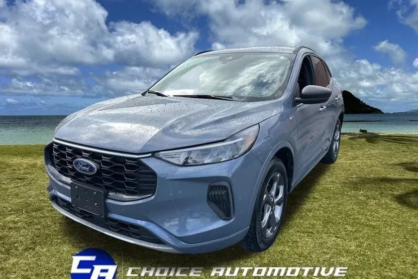 2023 Ford Escape ST-Line photo 1