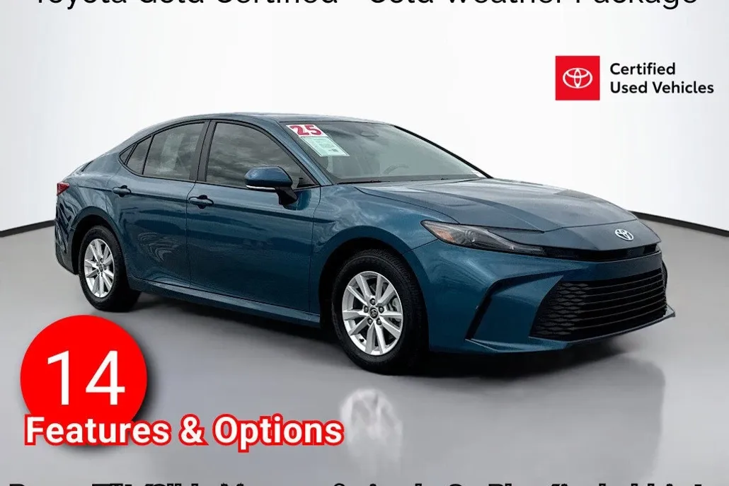 2025 Toyota Camry LE photo 1
