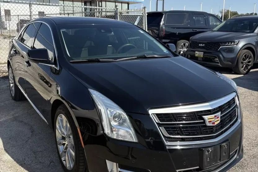 2016 Cadillac XTS Premium photo 1