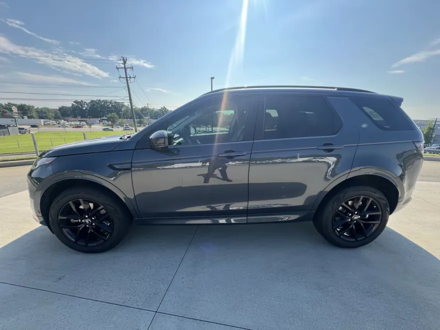 2024 Land Rover Discovery Sport S photo 1
