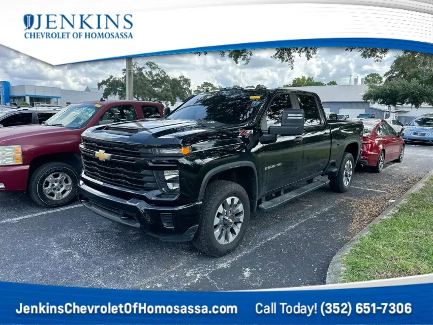 2024 Chevrolet Silverado 2500HD Custom photo 1
