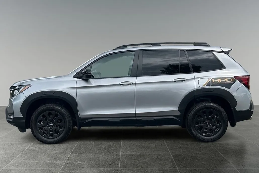 2023 Honda Passport TrailSport photo 1
