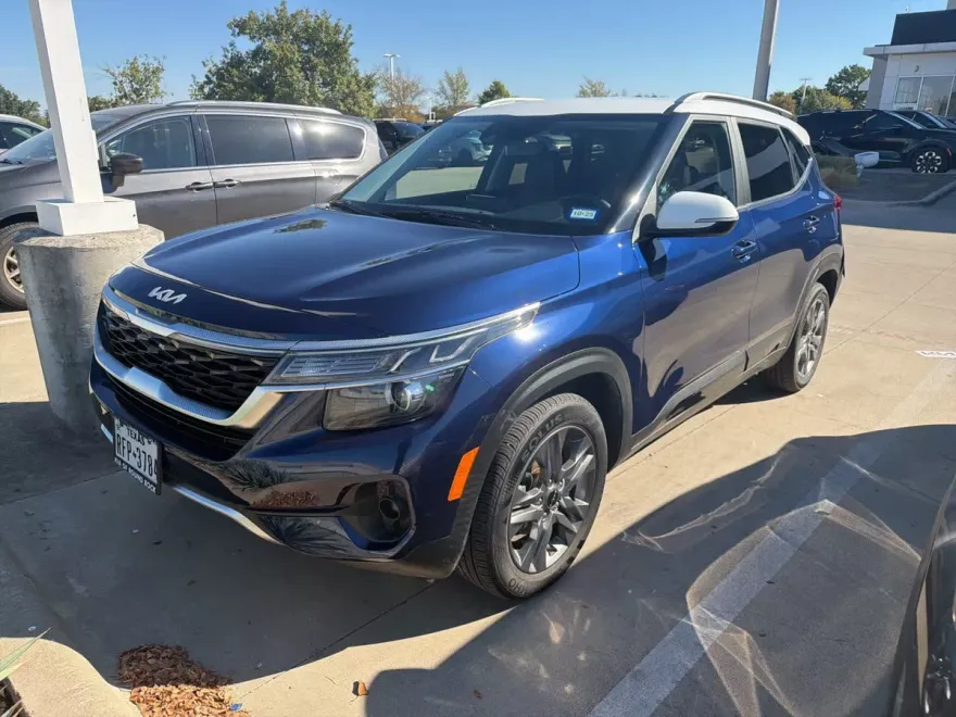 2022 Kia Seltos S photo 1