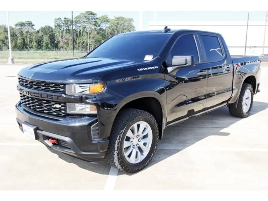2021 Chevrolet Silverado Custom photo 1