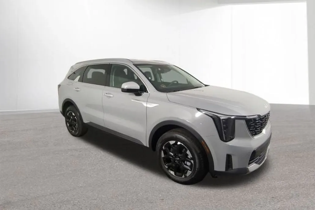 2026 Kia Sorento S photo 1