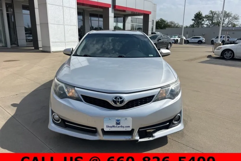 2013 Toyota Camry SE photo 1