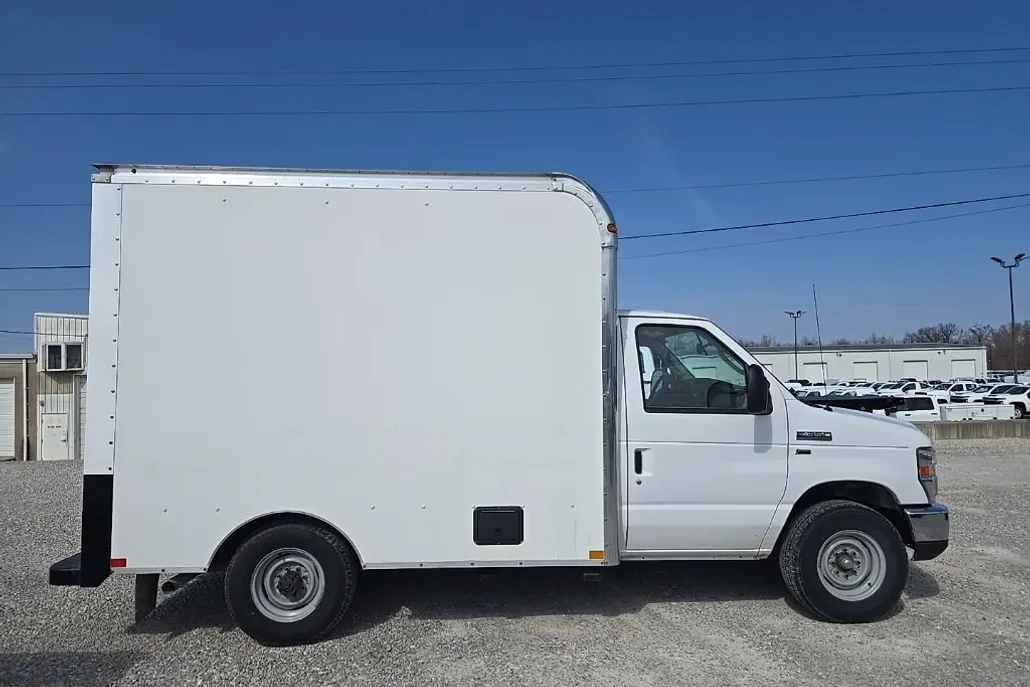 2019 Ford E-350 Base photo 1