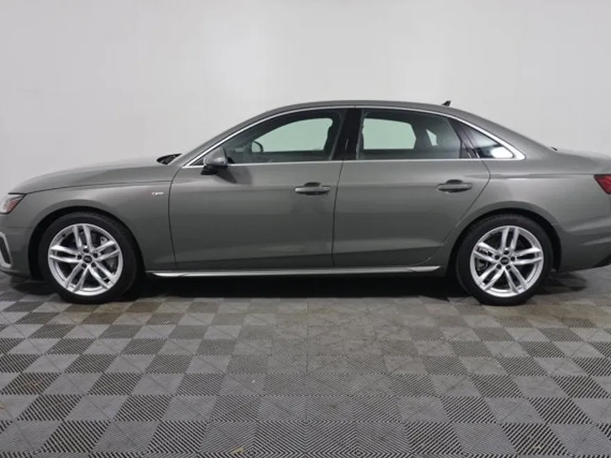 2023 Audi A4 S line Premium Plus 45 TFSI Quattro photo 1