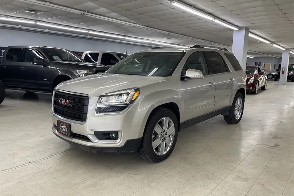 2017 Gmc Acadia SLE photo 1