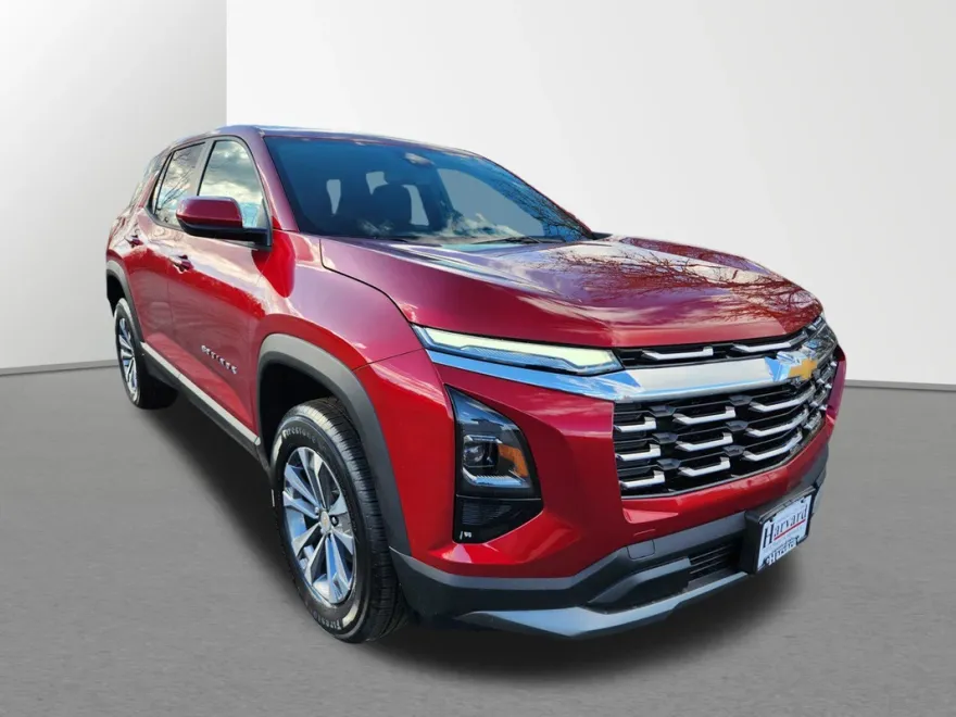 2025 Chevrolet Equinox LT photo 1