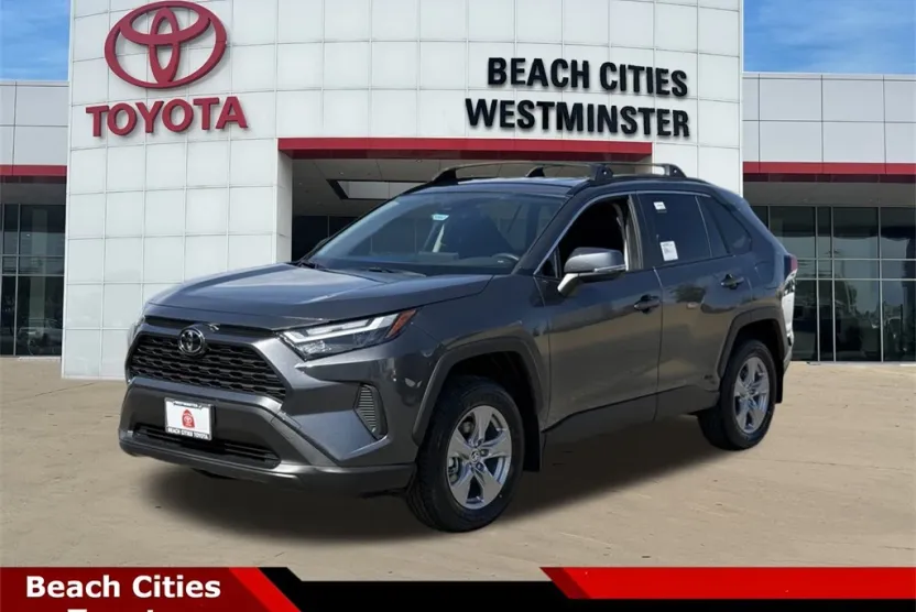 2025 Toyota RAV4 Hybrid LE photo 1