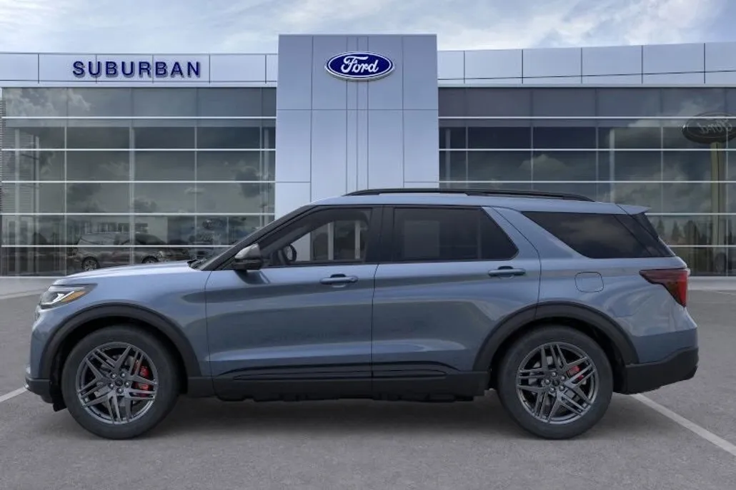 2025 Ford Explorer ST photo 1