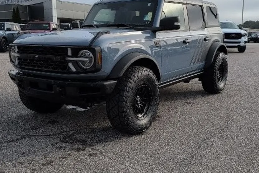 2025 Ford Bronco Badlands photo 1