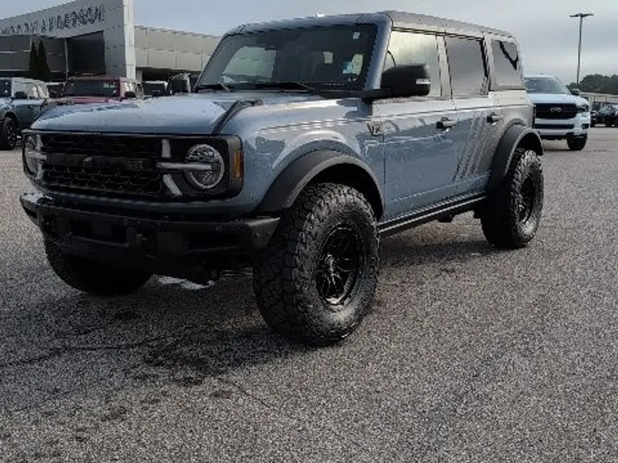 2025 Ford Bronco Badlands photo 1