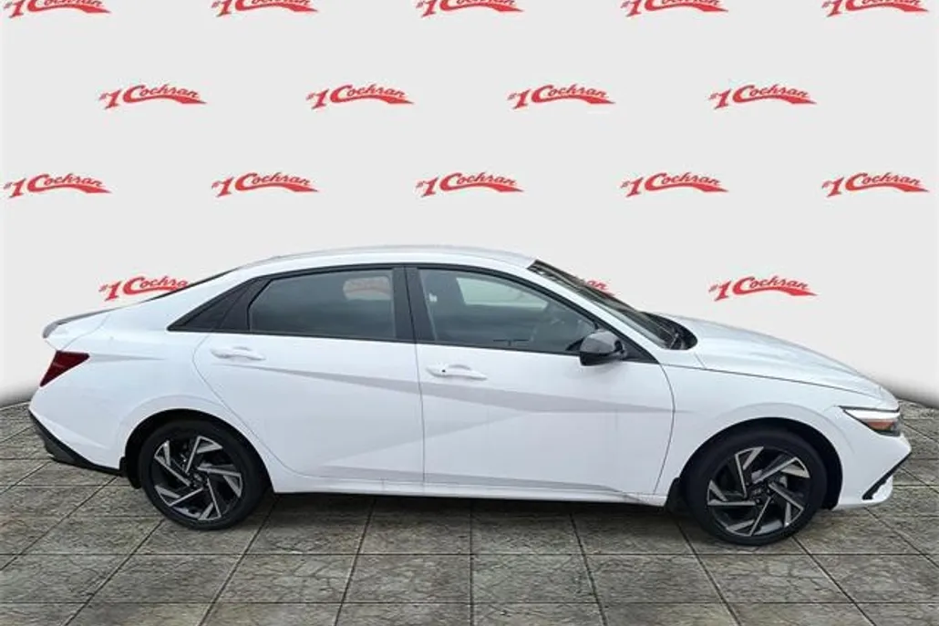 2025 Hyundai Elantra Hybrid SEL Sport photo 1