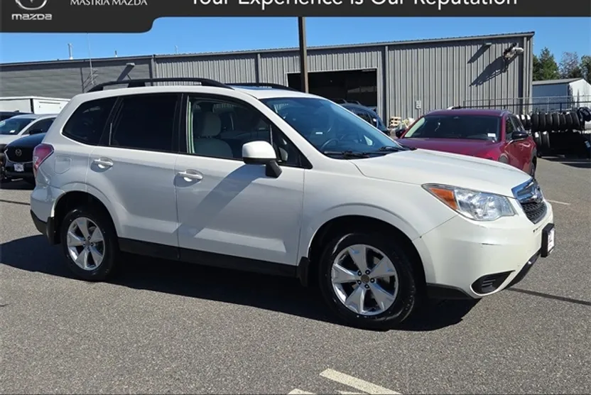 2014 Subaru Forester 2.5i Premium photo 1