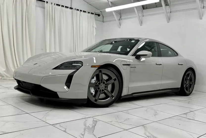 2025 Porsche Taycan Turbo photo 1