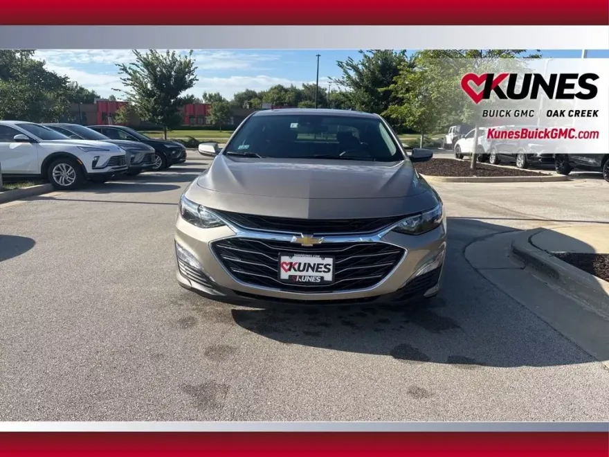 2024 Chevrolet Malibu 1LT photo 1