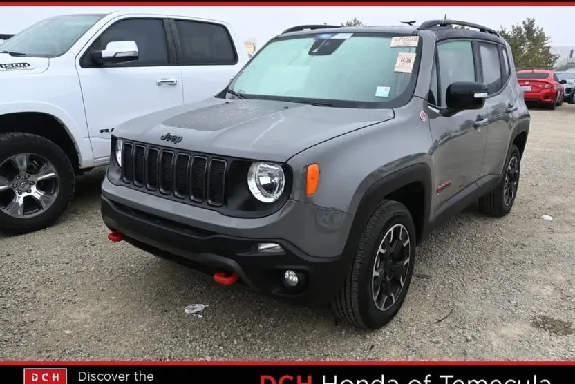 2023 Jeep Renegade Trailhawk photo 1