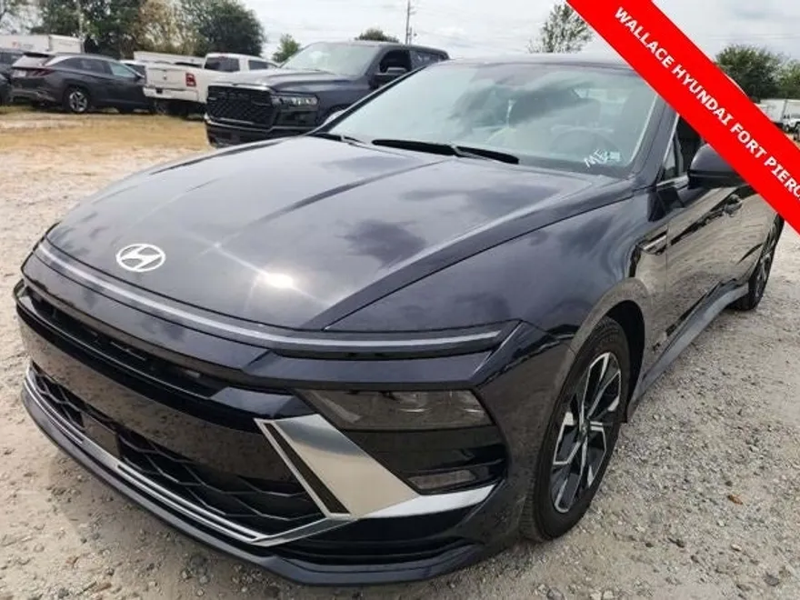 2025 Hyundai Sonata SEL photo 1