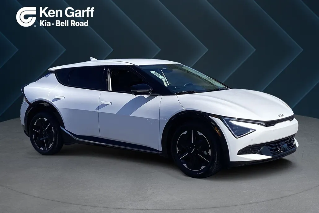 2025 Kia EV6 Wind photo 1