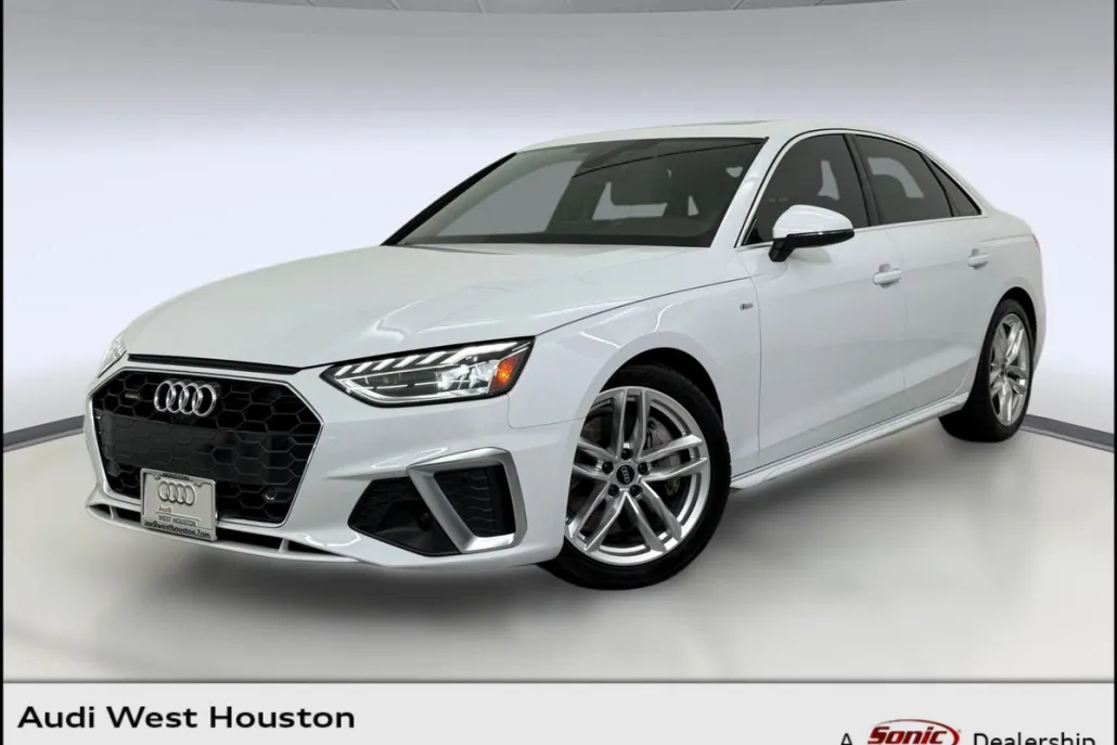 2022 Audi A4 S line Quattro Premium Plus photo 1