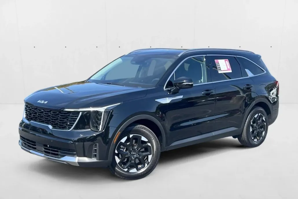 2025 Kia Sorento S photo 1