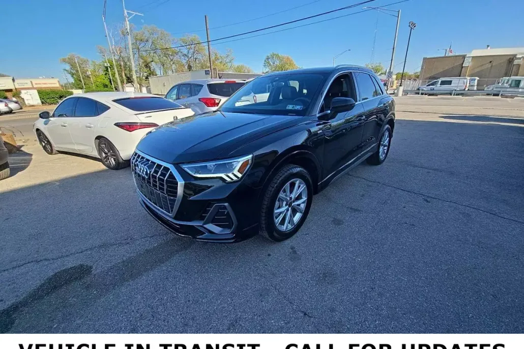 2025 Audi Q3 S line Premium photo 1
