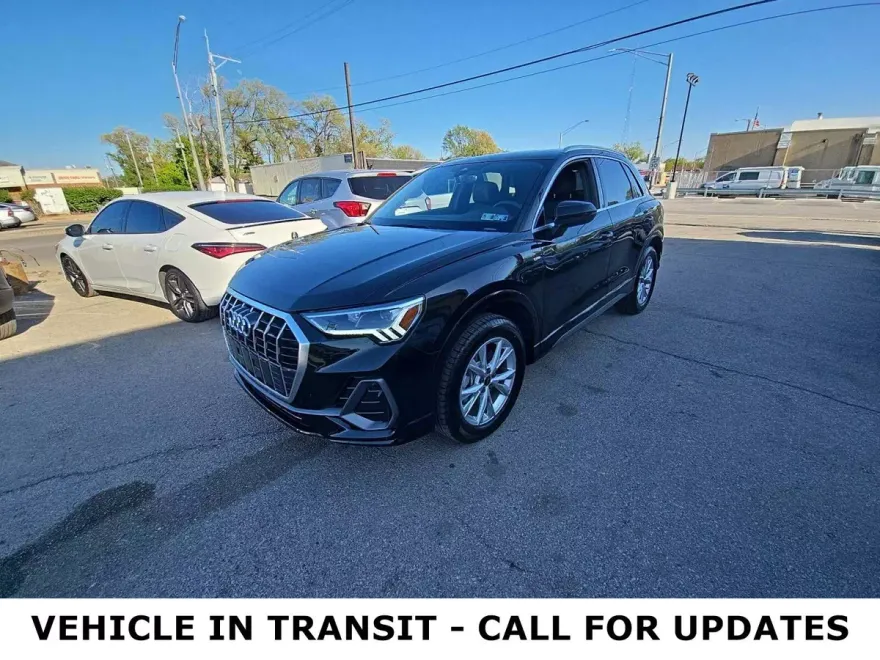 2025 Audi Q3 S line Premium photo 1