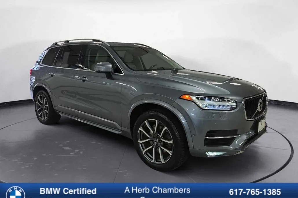 2018 Volvo XC90 T6 AWD Momentum photo 1