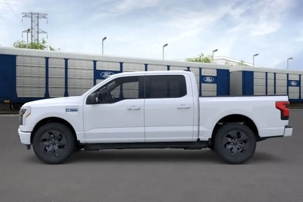 2025 Ford F-150 Lightning photo 1