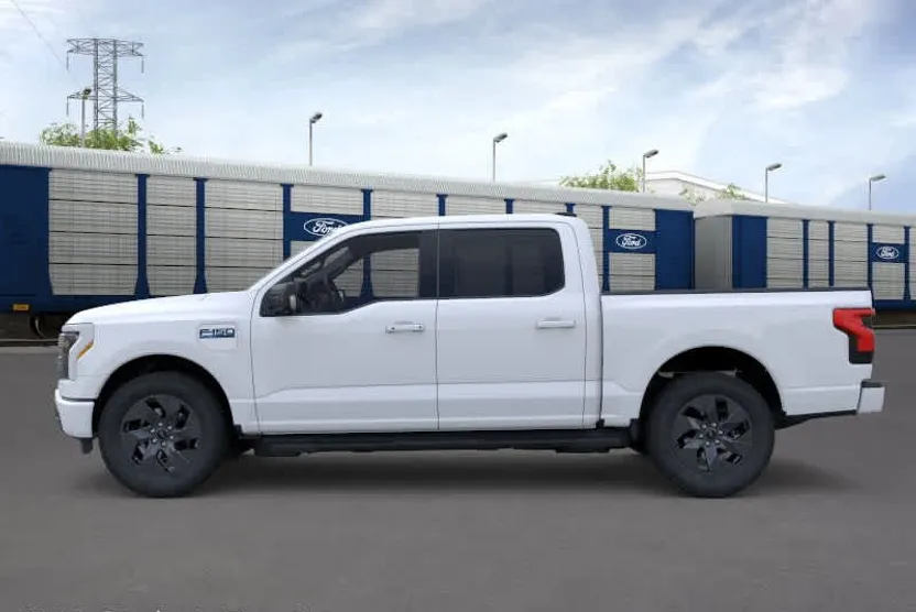 2025 Ford F-150 Lightning photo 1
