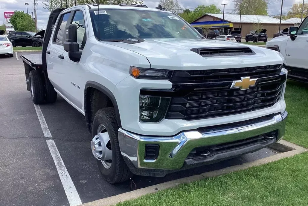2025 Chevrolet Silverado 3500HD Work Truck photo 1