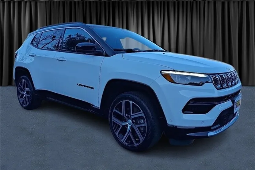 2024 Jeep Compass Limited photo 1