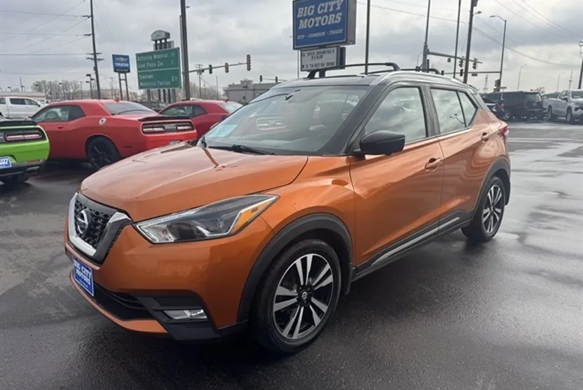 2018 Nissan Kicks SR photo 1